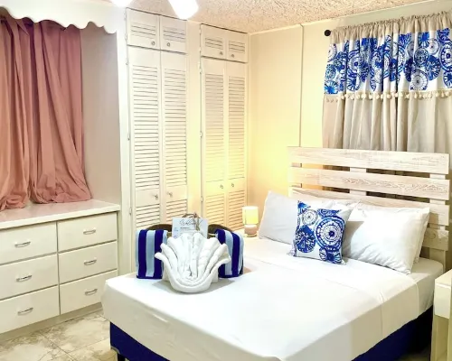 Steps 2 Beach is the Perfect Family Home 2 Minutes Walk to the Beach! Hotels in Dover