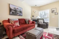 2 bedroom Mountain View Suite Getaway, right at the gate of Banff National Park.