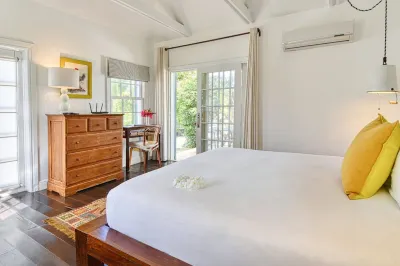Petite Hillside Cottage on Private Estate w/Pool Hotels in 
