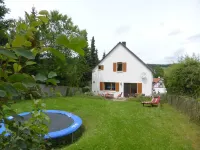 Detached and spacious house with large garden