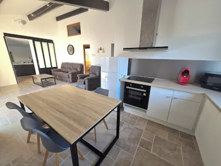 Villa Tout Confort Avec spa Отели в г. Сен-Марсель-д'Ардеш