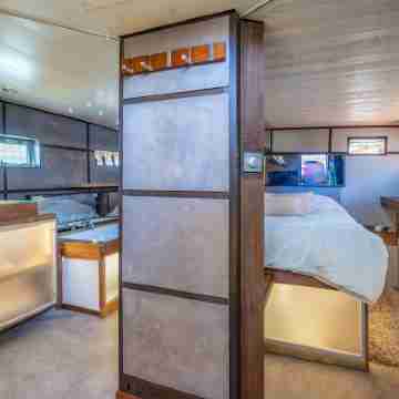 Love Boat Vintage Rooms