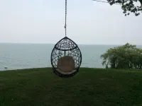 Fantastic Lake View! Quiet, Clean w/Deck, BBQ & Fire pit* Walk to 3 Wineries فنادق في Essex