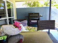 Taakoka Muri Beach Villa - beach front, paddle boards, kayaks, pool, free WIFI !