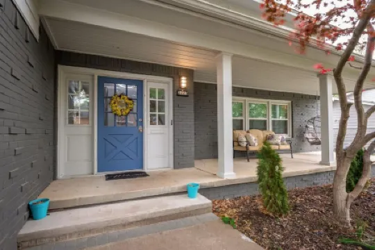 Beautiful Spacious Home- Near the Expo, TU, gathering Place, Fair park