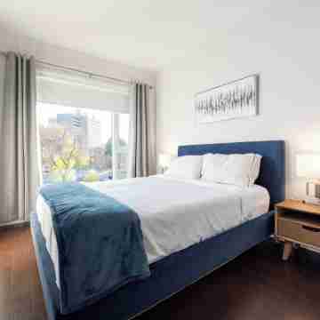 Le Saphir, New, Spacious 2-Bedroom Condo, Downtown Quebec City , Quebec City Rooms