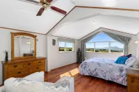 Totara Ridge - A Private Escape with Ocean ViewsAutumn/Winter Specials Book Now