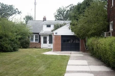 The Unique Place has a style of its own. Отели в г. Юклид