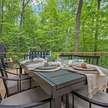 Spring Retreat! w/ Hot Tub, Sauna & Firepit Near Natural Bridge SP + Rrg Trails!