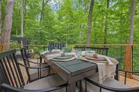 Modern Forest Cabin w/ Hot Tub, Sauna & Firepit Near Natural Bridge State Park