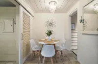 The Downtowner Cottage downtown Mt. Dora Location! Location! Location! Hotels in Mount Dora