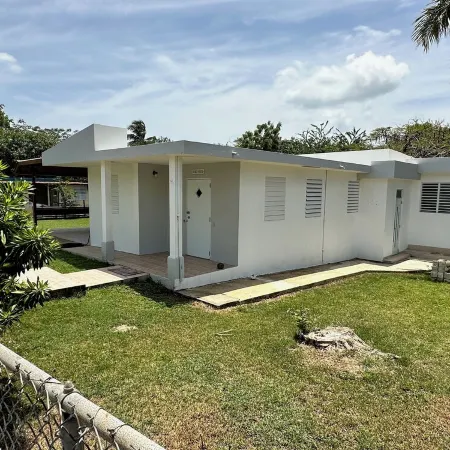 Sunny Flamboyan Boqueron, 3 bdr/2 bath house w/pool, sleeps 11