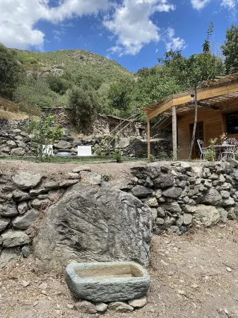 Joli Chalet Proche des Plages de Balagne, Rivières de Lasco et du Gr20 Отели в г. Морозалья