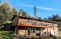 Yosemite Gateway Retreat: Your Ideal Vacation Haven Awaits!