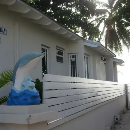 DolphinBay beachfront bungalow directly on the platinum WestCoast, 2Beds, 2Baths