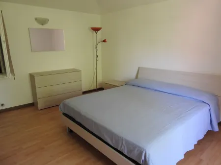 Large duplex apartment sleeps 5, private parking space, in the center Отели рядом со станцией Ravenna