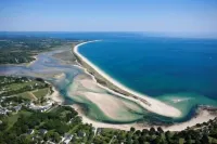 APARTMENT T3 Small sea view 150 meters from the beach. Hotels in Benodet
