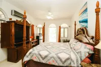 Hot Tub & Saltwater Pool- Scenic 2bedroom 2bath Island Castle Rentals Hotels near St George Village Botanical Gardens