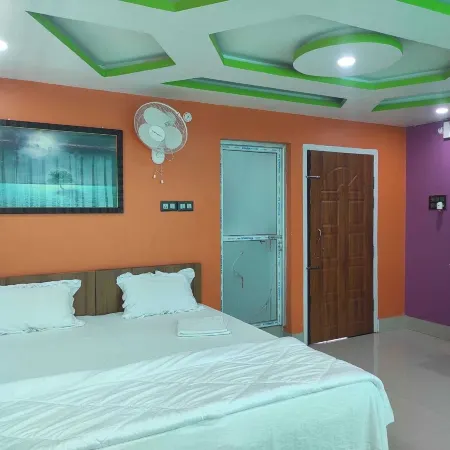 Raj Hotel