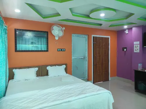 Raj Hotel - Parking