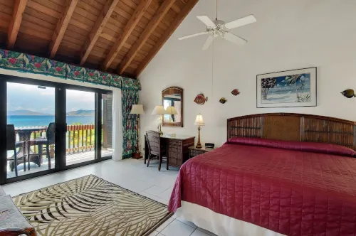 Beach Front Villa with Down Island View - Priceless!