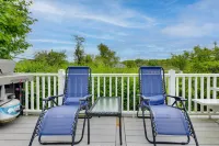 Cozy Narragansett Cottage w/ Dock & Outdoor Shower - Beach