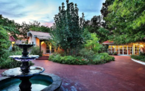 Casa Blanca Inn and Suites Hotel a 