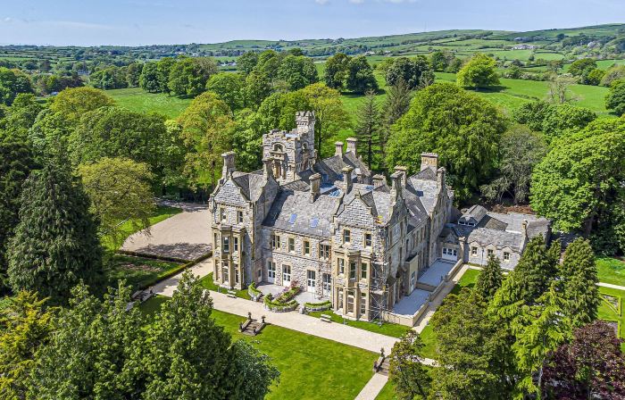 The Elizabeth Suite Stone Cross Mansion