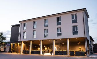 Hotel Leonardo