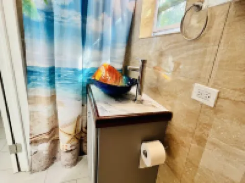 Ooh Lala Love Suite. Come and Relax. Hotels in Northside
