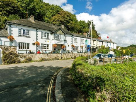 ファル リバー  コテージ