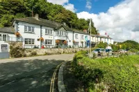 Fal River Cottage - parking