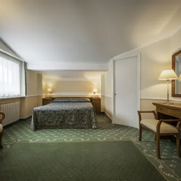 Hotel Elena Hotels near Chantorné
