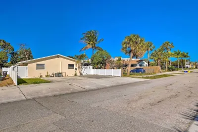 West Palm Beach Apartment 3 Mi to Shore!