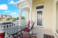 Indy Stadium Villa 702