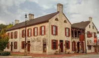 Talbott Inn Hotel dekat Basilica of St Joseph Proto-Cathedral