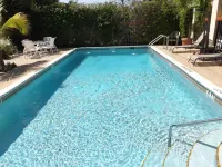 Lake Side Lodge Hotels in Lake Worth
