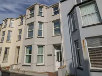 Y Castell Apartment 2 - parking