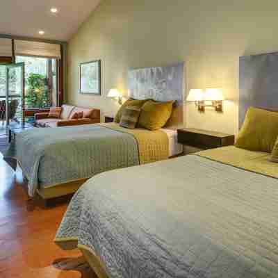 Desert Pearl Inn Rooms