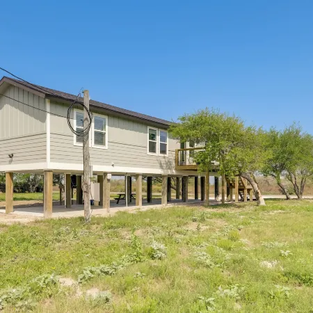 3 Mi to Rockport Beach: Home Near Aransas Bay