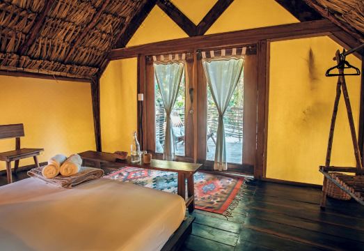 카사 나왈 툴룸 텐트 내부