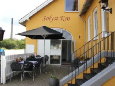 Sølyst Kro- Restaurant og Hotel I/S โรงแรมในAabenraa
