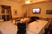 Auberge de La Tour du Lac Hotels in Val-David