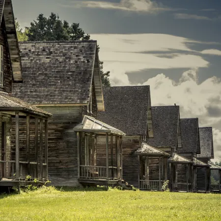 Village Historique de Val-Jalbert Отели в г. Роберваль