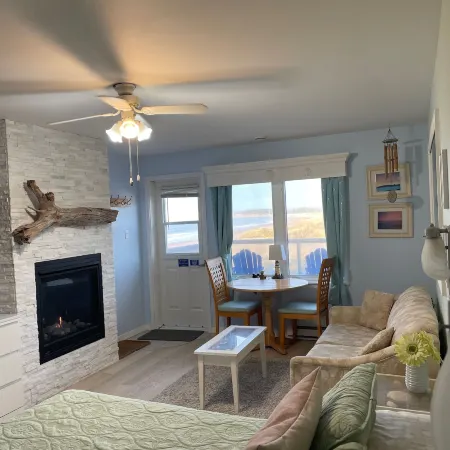 Moonlight Beach Suites