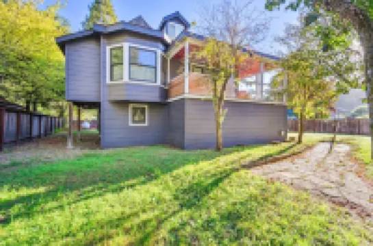 Pet’s Free! Modern Luxury Steps from Russian River by Redawning