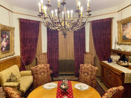 Vineyard Mansion Carriage House