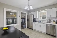 Charming Retreat in the Heart of des Plaines 3 Bedroom Residence by RedAwning