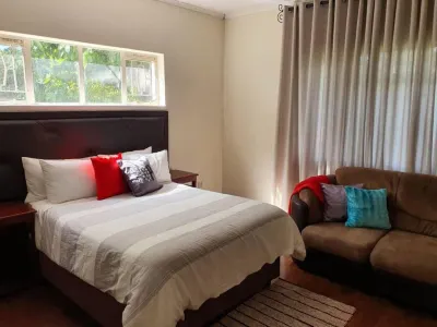 Immaculate 3 Bedroomed Guesthouse in Ilanda - 2041 Hotels in 