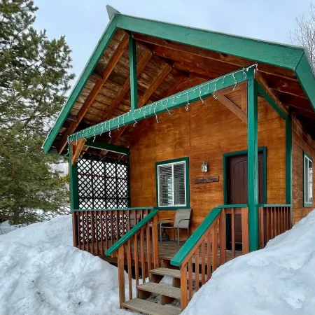 Chinook Wind Cabins
